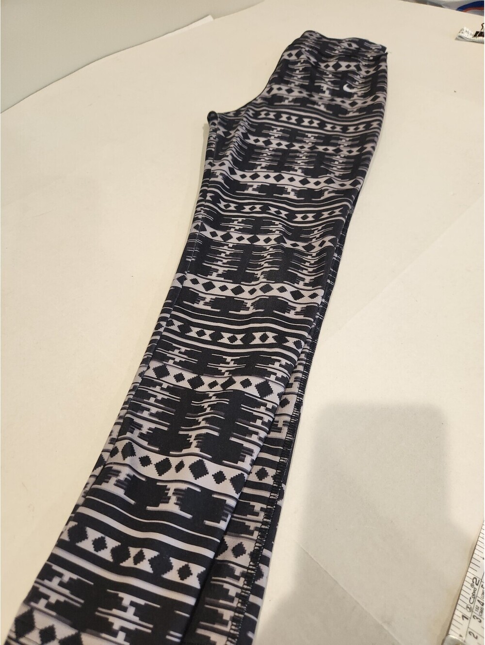Nike Dri-FIT Women's Aztec Geometric Print Leggings Black White Size Small